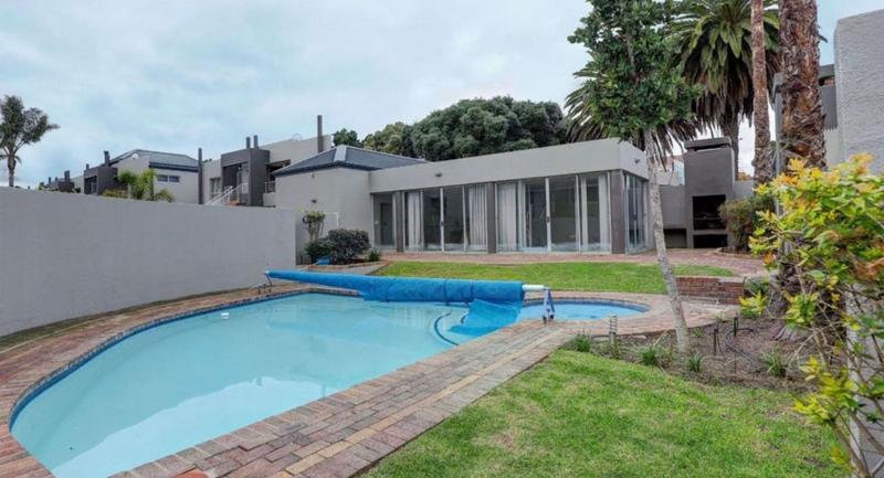 2 Bedroom Property for Sale in Kenridge Western Cape